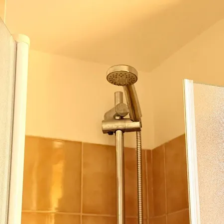 N303 - Numana, Comodo Trilocale Con Giardino *